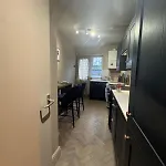 Modern 4bd W Wi-fi, Washer, & Smarttvs, Close To M6 *