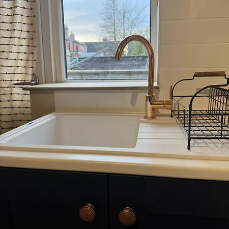 Modern 4bd W Wi-fi, Washer, & Smarttvs, Close To M6 Holiday home Carlisle (Cumbria)