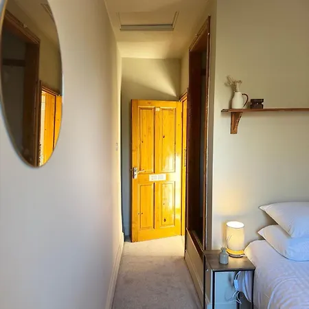 Modern 4bd W Wi-fi, Washer, & Smarttvs, Close To M6