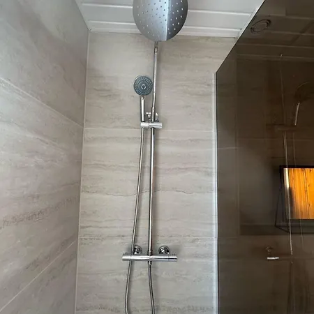 Modern 4bd W Wi-fi, Washer, & Smarttvs, Close To M6 Casa vacanze