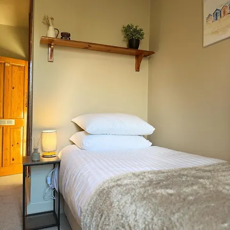 Modern 4bd W Wi-fi, Washer, & Smarttvs, Close To M6 Casa vacanze *