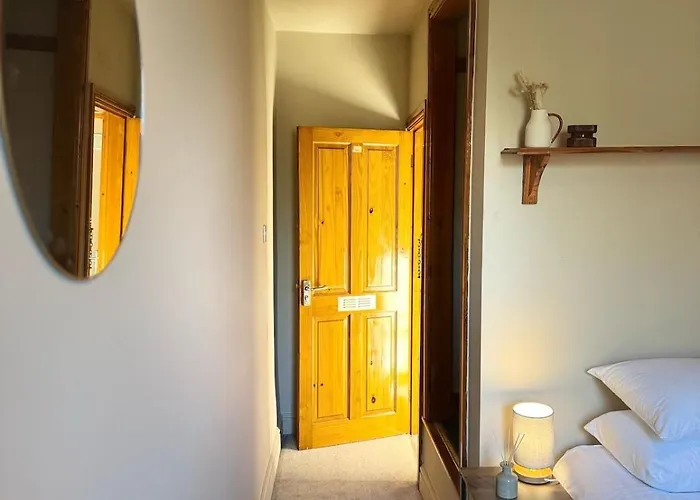 Modern 4bd W Wi-fi, Washer, & Smarttvs, Close To M6