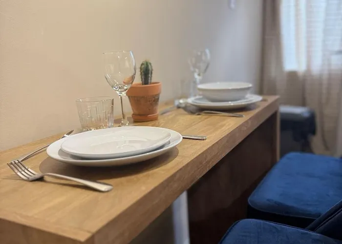 Modern 4bd W Wi-fi, Washer, & Smarttvs, Close To M6 Holiday home *