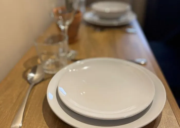 Modern 4bd W Wi-fi, Washer, & Smarttvs, Close To M6 Holiday home *