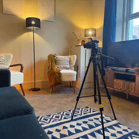 Modern 4bd W Wi-fi, Washer, & Smarttvs, Close To M6 カーライル